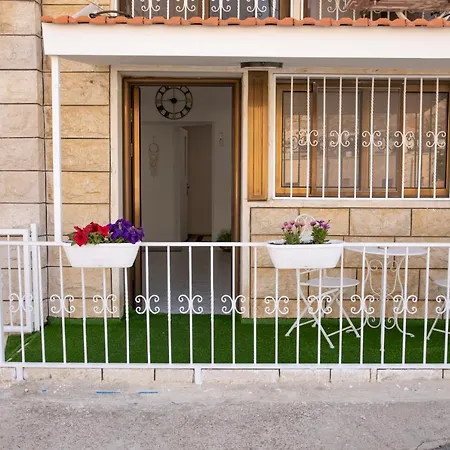 רוזמרין בחרמון Apartment Majdal Shams Exterior photo